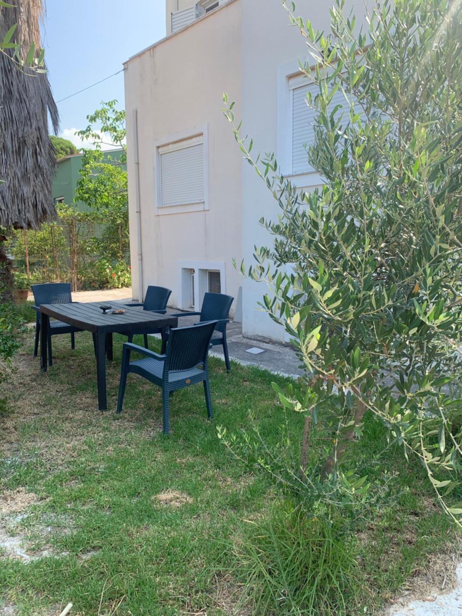 Chris House Apartment Kalamata Exterior photo